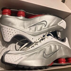 Nike Shox R4 (comet red)